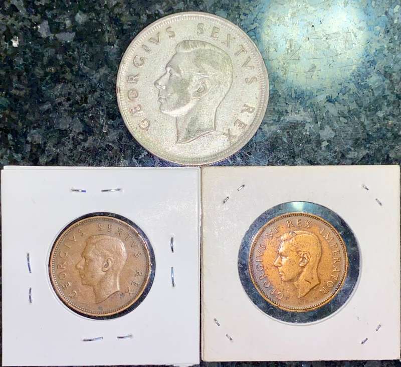 S A UNION SET SILVER 5 SHILLINGS 1952 SILVER CROWN & 1946 + 1949 1/2 PENNY(1 BID TAKES ALL)