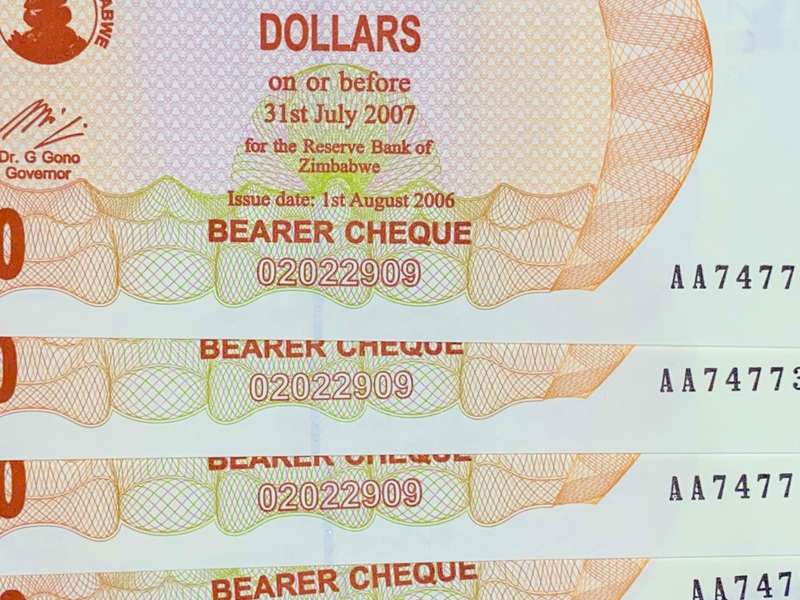 ZIMBABWE 20 DOLLAR IN SEQUENCE AA7477344-365 UNC 2006 LONG NECK BIRD WTM(BID PER NOTE)22 AVAILABLE