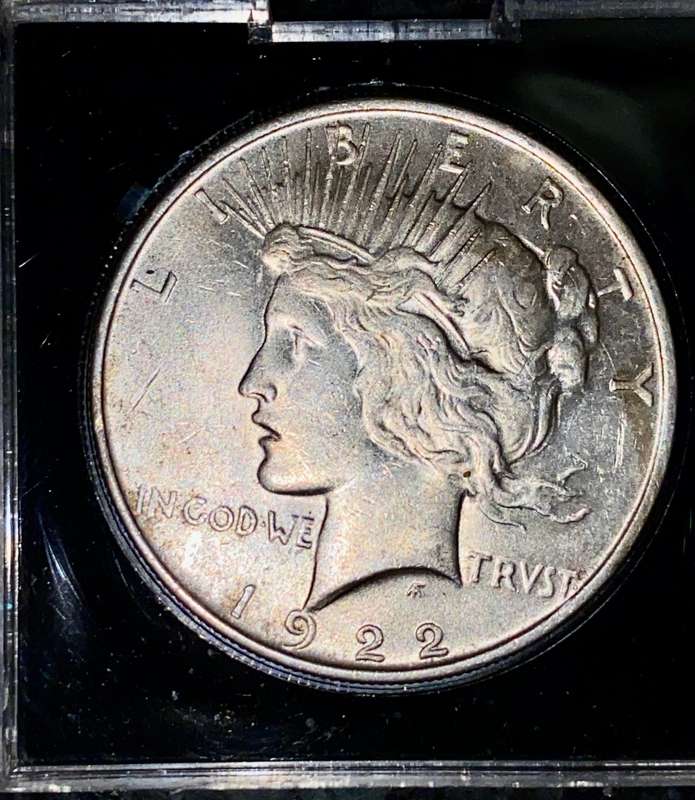 U S A SILVER 1 DOLLAR - 1922 PEACE DOLLAR - PHILADELPHIA MINT 90% PURE SILVER