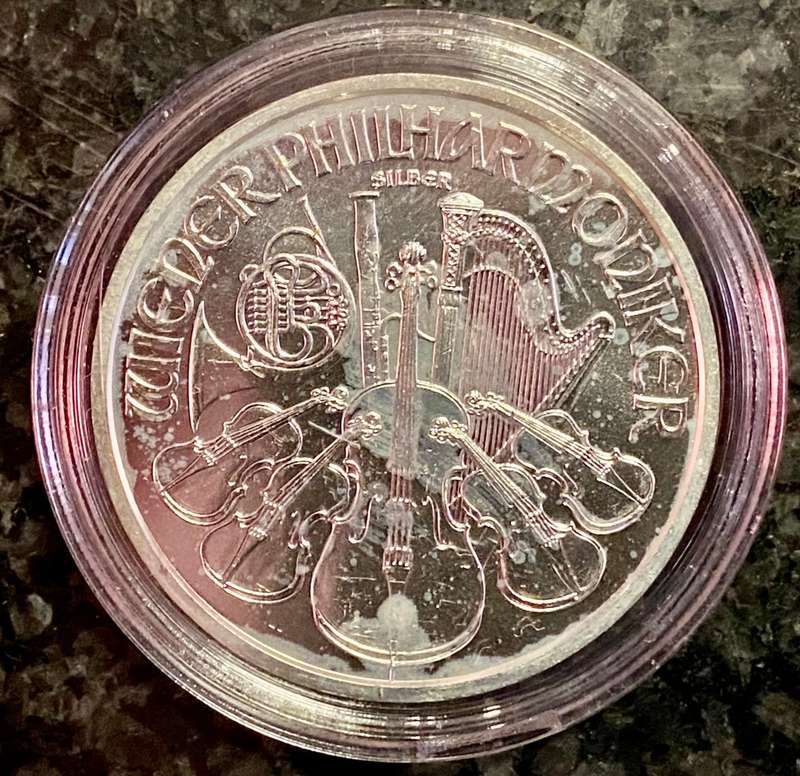 AUSTRIA SIVLER 1.50 EURO 1OZ PURE SILVER .999 VIENNA PHILHARMONIC 2015 UNC COMES WITH CAPSULE