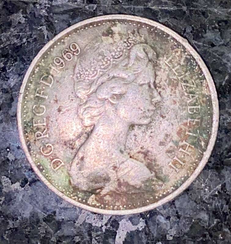 GREAT BRITAIN 5 NEW PENCE 1969