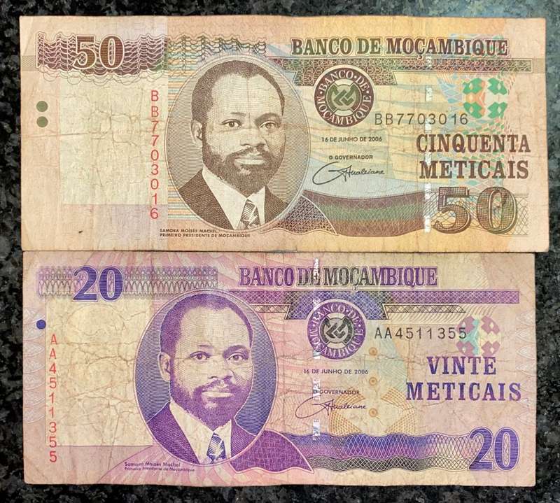MOZAMBIQUE SET 50 METICAIS & 100 METICAIS 2006(1 BID TAKES ALL)