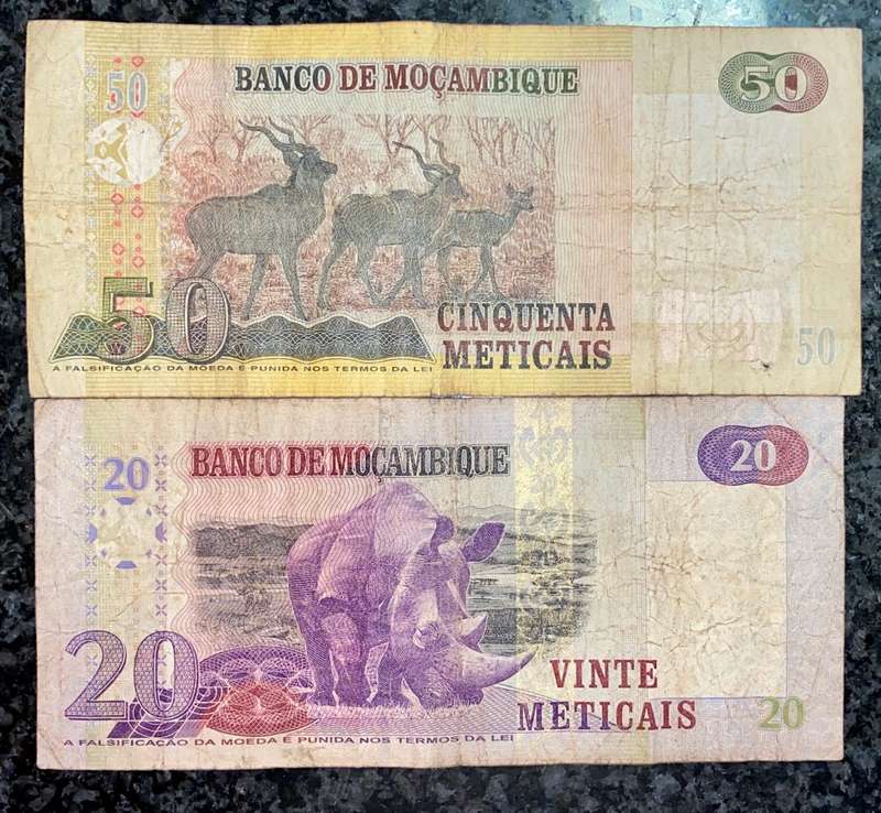 MOZAMBIQUE SET 50 METICAIS & 100 METICAIS 2006(1 BID TAKES ALL)
