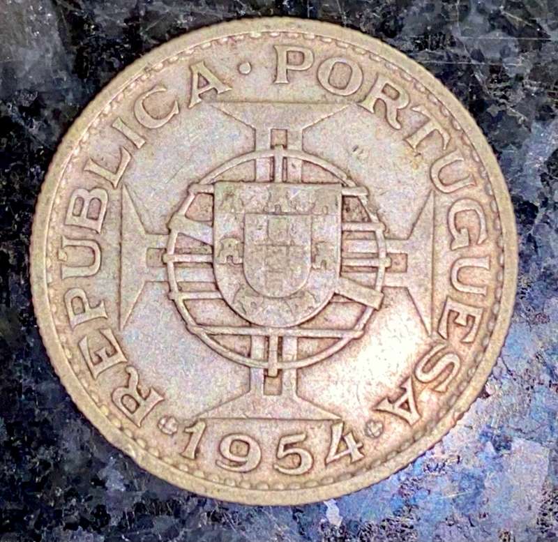 MOZAMBIQUE SILVER 10 ESCUDO 1954