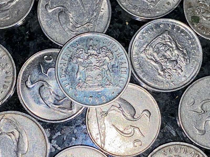 SOUTH AFRICA 5 CENT INCLUDES 1989 & VARIOUS DATES 2ND DECIMAL 1965-1989 (1 BID TAKES ALL 31 COINS)