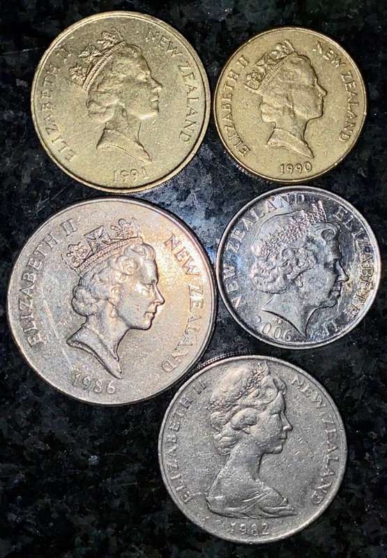 NEW ZEALAND SET 2 DOLLAR 1991, 1 DOLLAR 1990, 50 CENT 1986, 20 CENT 1982 & 10 CENT 2006