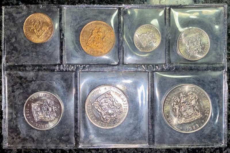 S A MINT UNCIRCULATED SET --1983 -- R1 TO 1 CENT - STILL SEALED FROM SA MINT
