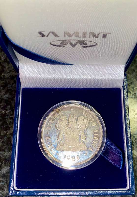 SOUTH AFRICA PROOF SILVER R1 -- 1989 -- NICE BLUE GREY TONING IN SA MINT BOX & CAPSULE
