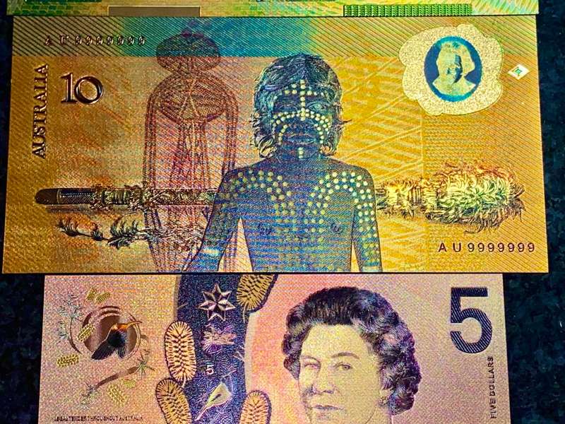 AUSTRALIA - 100 DOLLARS, 10 DOLLAR 1988 & 5 DOLLAR -COLORIZED GOLD FOIL999 CARD - WITH CERT & FOLDER