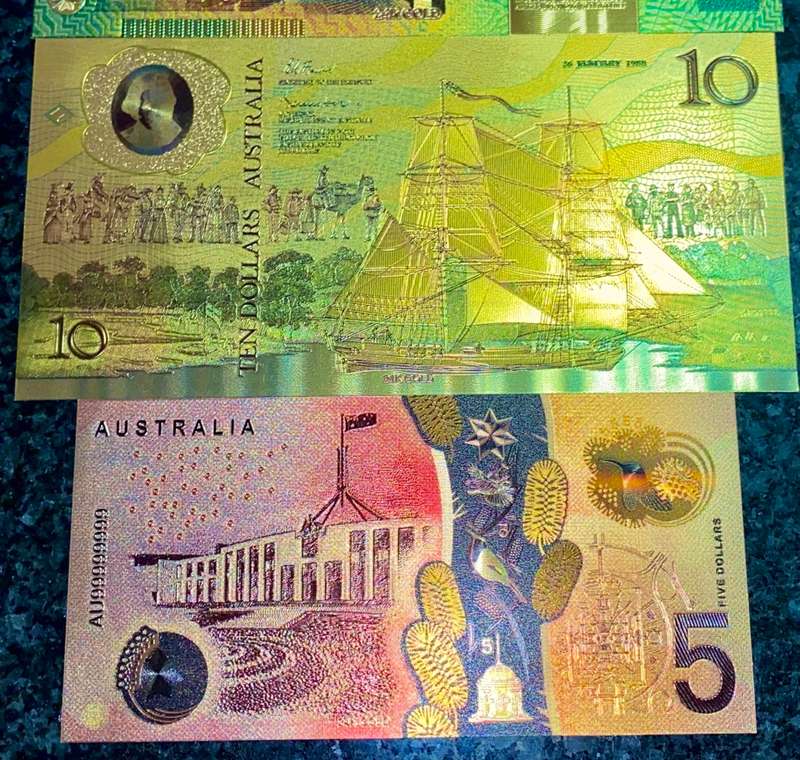 AUSTRALIA - 100 DOLLARS, 10 DOLLAR 1988 & 5 DOLLAR -COLORIZED GOLD FOIL999 CARD - WITH CERT & FOLDER