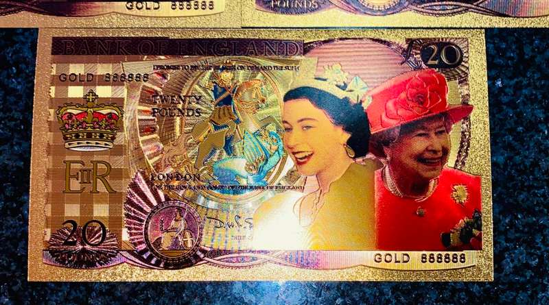 GREAT BRITAIN -- QUEENS PLATINUM JUBILEE SET -- COLORIZED GOLD FOIL999 CARD - WITH CERT & FOLDER