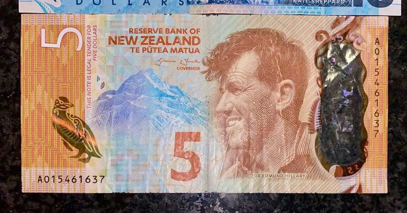 NEW ZEALAND SET 20 DOLLARS 2016 - 10 DOLLARS 2007 & 5 DOLLARS 2015 (1 BID TAKE ALL)