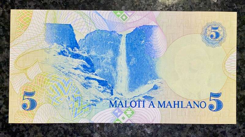 LESOTHO 5 MALOTI 1989 UNC