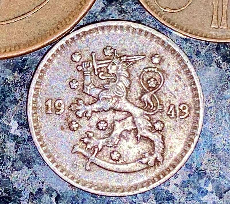 FINLAND SET 50 PENNIA 1923 - 10 PENNIA 1917- 5 PENNIA 1913 & 1 MARKKAA 1949(1 BID TAKES ALL)