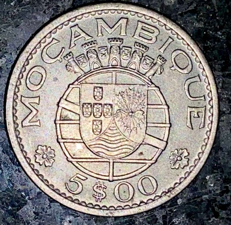MOZAMBIQUE 2 1/2 ESCUDO 1971