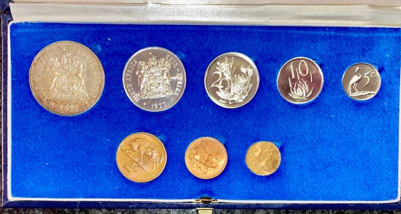 S A MINT PROOF SET 1977 WITH SILVER R1 TO 1/2 CENT IN BLUE S A MINT BOX WITH ORIGINAL COVER