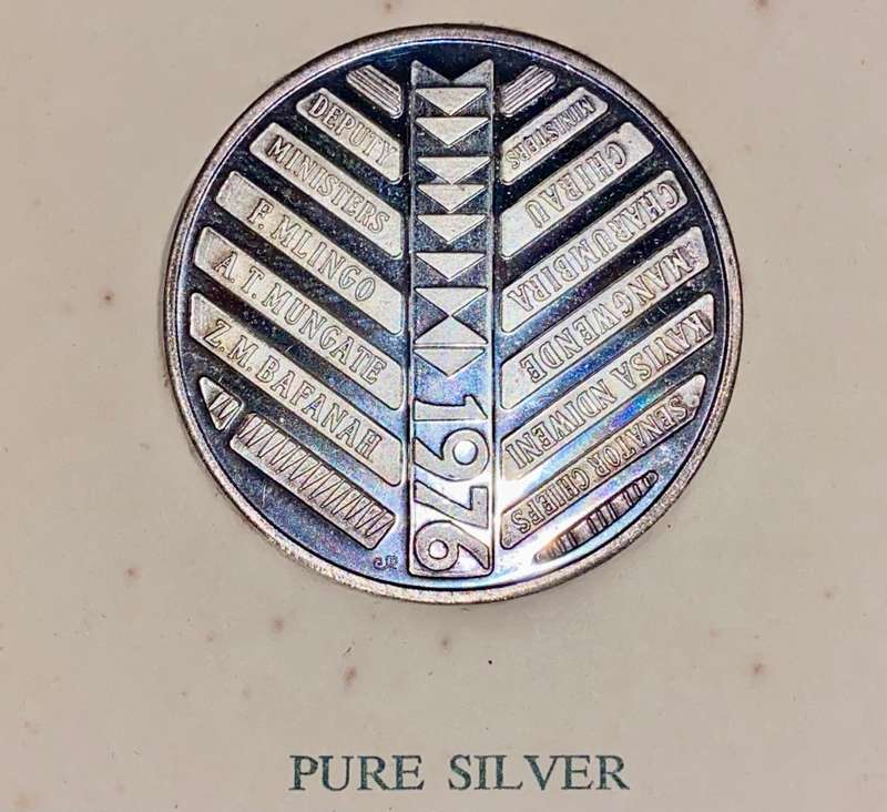 RHODESIA PURE SILVER RHODESIAN HISTORY SENATOR CHIEF CHIRAU 1976 NO 0332 WITH CERT IN ORIGINAL BOX