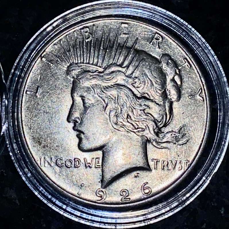 U S A SILVER 1 DOLLAR - 1926 PEACE DOLLAR - DENVER MINT - GOOD CONDITION IN CAPSULE