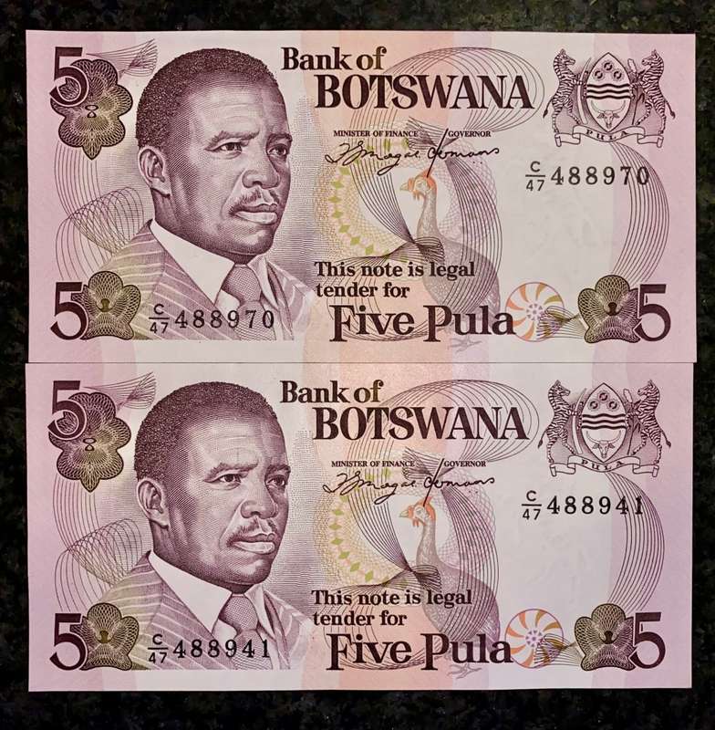 BOTSWANA 5 PULA CLOSE IN SEQUENCE C47 /488970 & 488941 UNC 1992(1 BID TAKES ALL)
