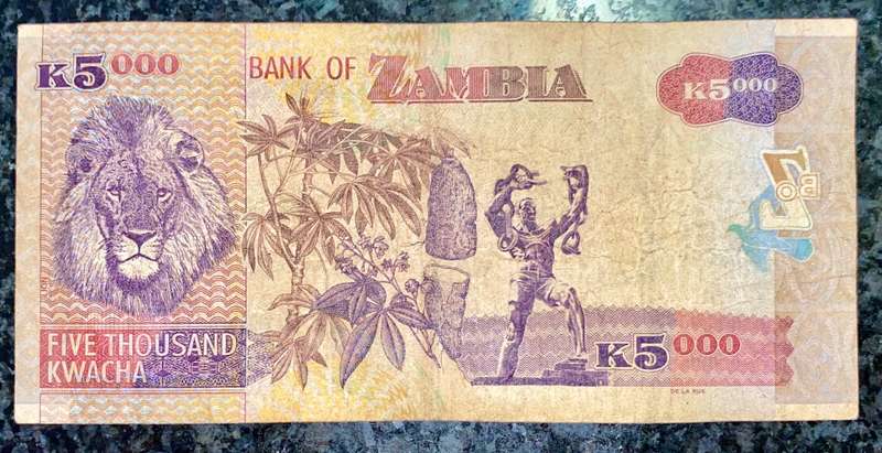 ZAMBIA ERROR 5000 KWACHA 2010 WRONG SECURITY THRED(OLD AND NEW) - THOUSAND MISS PRINT