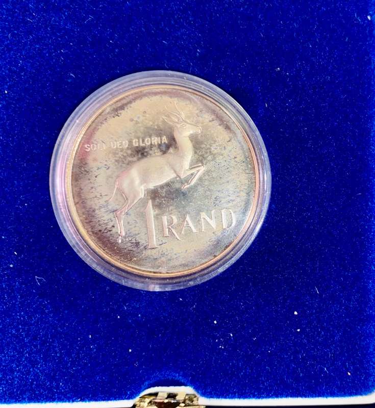 SOUTH AFRICA PROOF SILVER R1 -- 1990 -- IN SA MINT BOX & CAPSULE