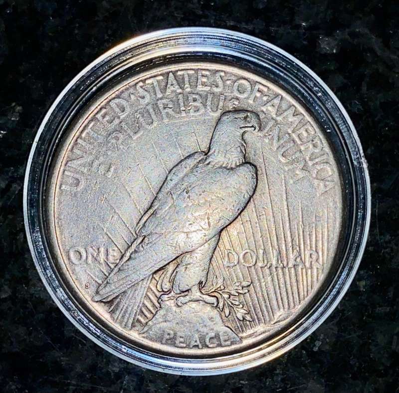 U S A SILVER 1 DOLLAR - 1922 PEACE DOLLAR - SAN FRANCISCO MINT 90% PURE SILVER IN CAPSULE