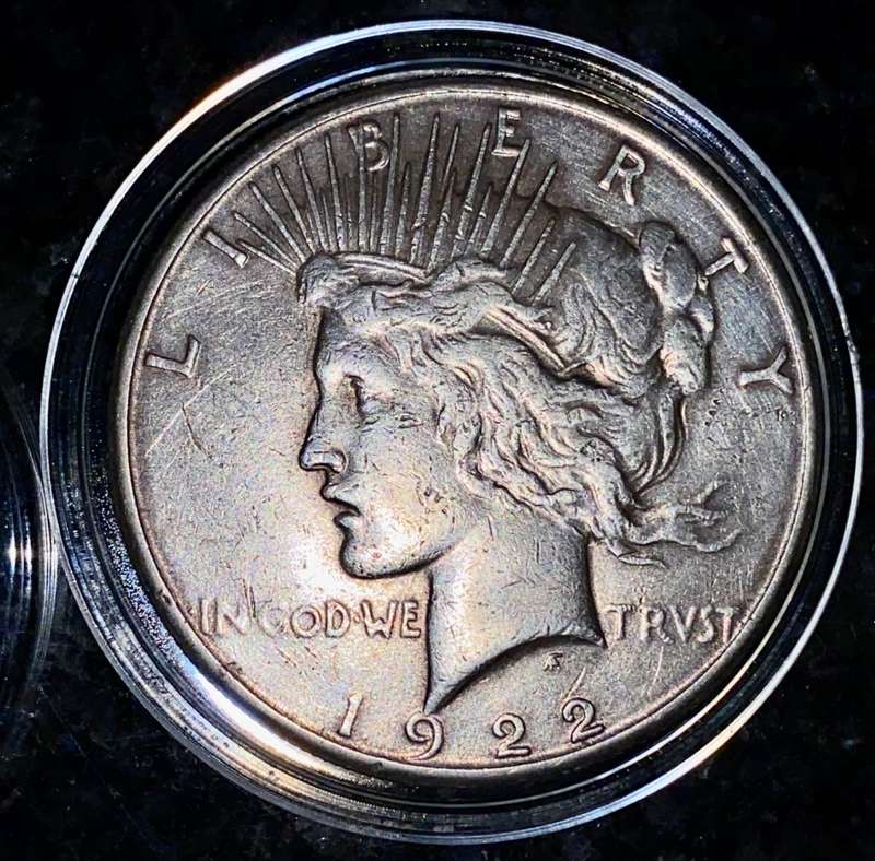 U S A SILVER 1 DOLLAR - 1922 PEACE DOLLAR - SAN FRANCISCO MINT 90% PURE SILVER IN CAPSULE