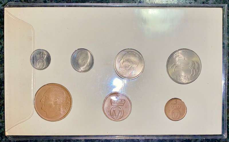 NORWAY UNCIRCULATED SET 1 KRONE TO 5 ORE 1964 IN PLASTICS PROTECTIVE HOLDER AS FROM NORWAY MINT