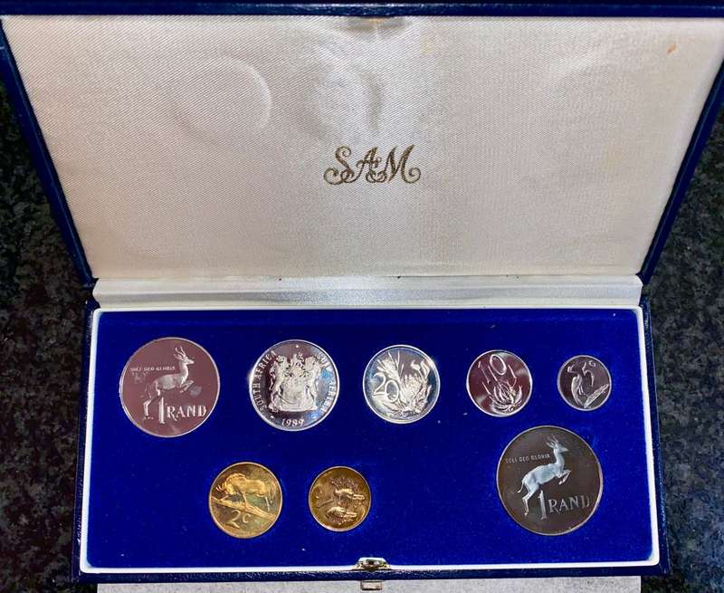 SA MINT PROOF SET 1989 SILVER R1 (AMAZING BLUE TONINING) TO 1 CENT WITH EXTRA R1 - BLUE S A MINT BOX