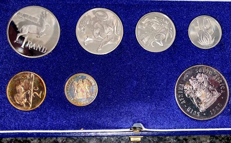 SA MINT PROOF SET 1988 SILVER R1 TO 1 CENT WITH EXTRA R1 IN BLUE S A MINT BOX