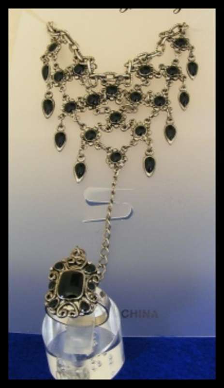 GORGEOUS ONYX SLAVE BRACELET WITH RING