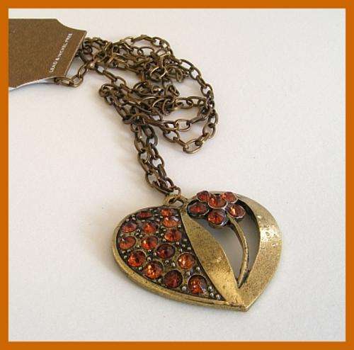 FUNKY HEART FASHION NECKLACE - AMBER