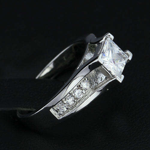 *Overnight Courier* - CLASSIC STYLE CR. DIAMOND ENGAGEMENT RING - SIZE: 8.5