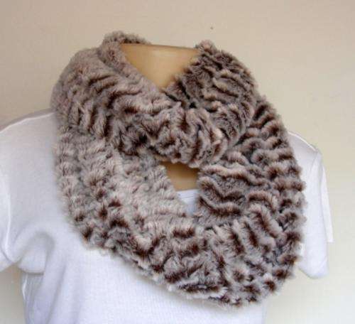 CREAM BROWN FAUX FUR INFINITY SCARF / SNOOD