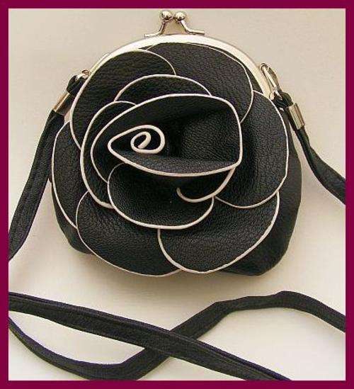SUPER CUTE ROSE DETAIL MINI HANDBAG - BLACK
