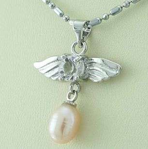 GORGEOUS FRESH WATER PEARL WINGS PENDANT & CHAIN