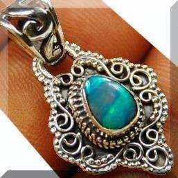 HANDCRAFTED SOLID 925 STERLING SILVER AUSTRALIAN OPAL PENDANT