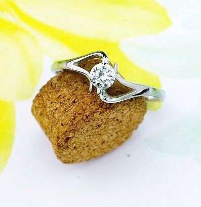 SOLID 925 STERLING SILVER CR. DIAMOND ENGAGEMENT RING - SIZE 7