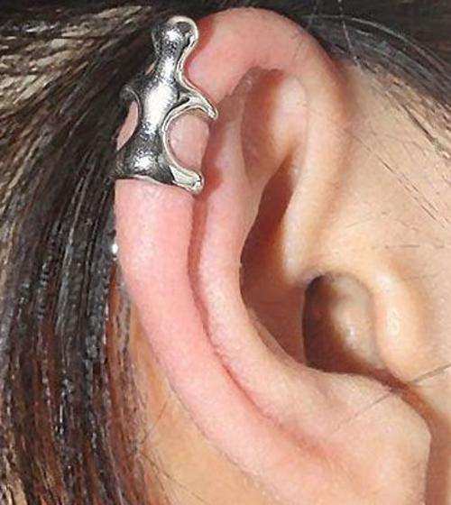 SILVER CLIMBING MAN EAR CUFF