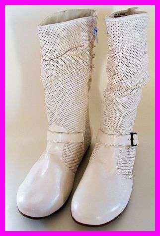 SUPER STUNNING ZOOM WHITE FLAT BOOTS - SIZE 7