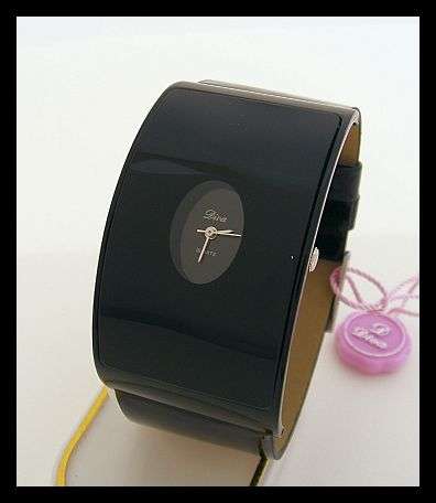 GORGEOUS BLACK DIVA  WATCH - VERY STYLISH