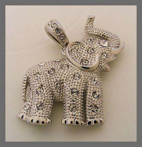 STUNNING SILVER DIAMANTE ELEPHANT PENDANT