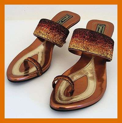 STUNNING GOLD GLITTER SANDALS WITH A GOLD HEEL - SIZE: 4.5