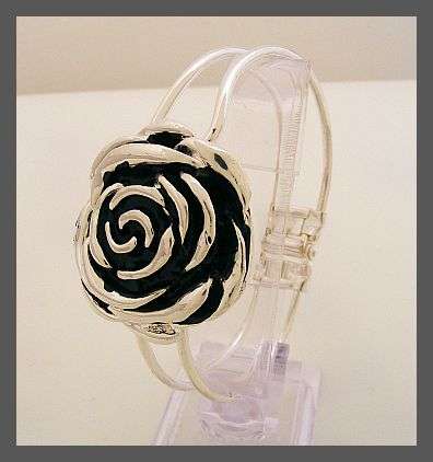 GORGEOUS ROSE METAL HINGED BRACELET