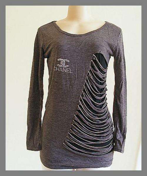 SIZE: MEDIUM - FUNKY BROWN T-SHIRT WITH CHAIN DETAIL