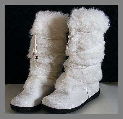 SIZE: 7 - WHITE FLUFFY BOOTS