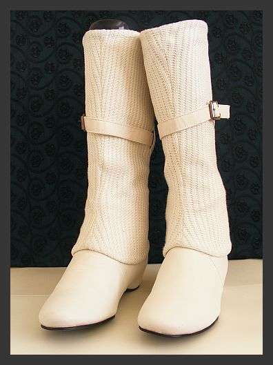 SIZE: 6 - STUNNING WHITE LOW WEDGE HEEL BOOTS FROM LOLA RICO