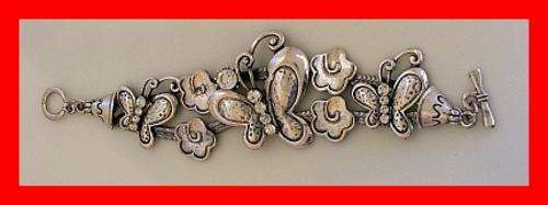 BEAUTIFUL TIBETAN SILVER BUTTERFLY TOGGLE BRACELET