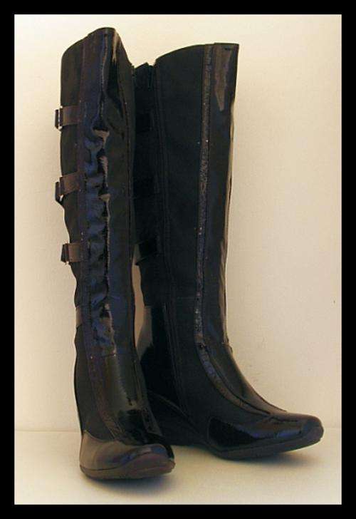 SIZE: 7 - DARK BROWN WEDGE HEEL BUCKLE BOOTS