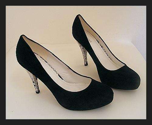 SIZE: 5 - BLACK PUMPS WITH FAUX SNAKESKIN HEEL FROM BRONX